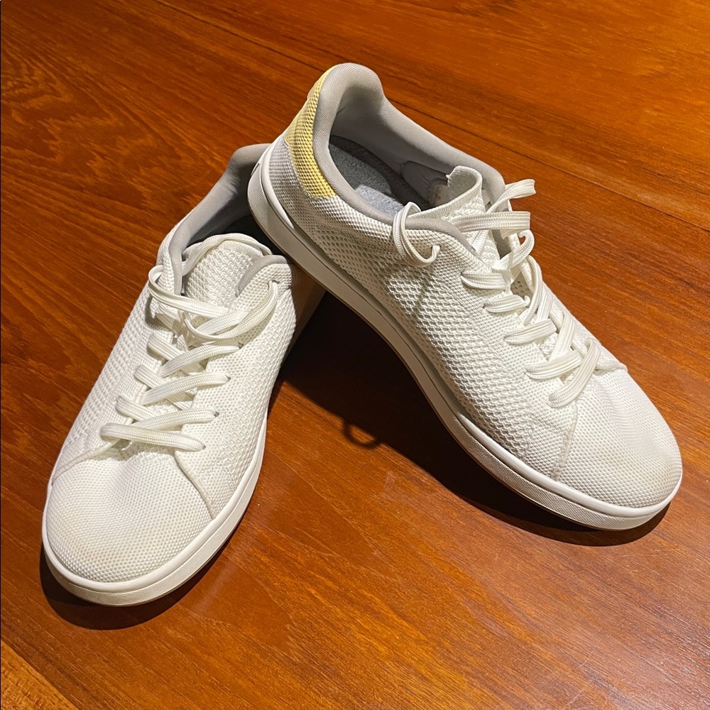 Suavs white tennis sneakers size 11 women 9 men